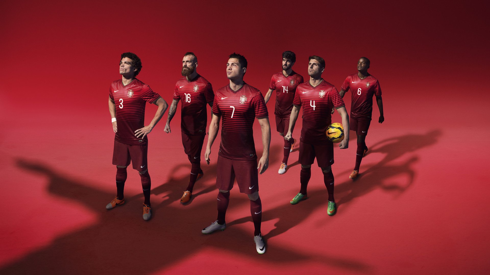 开云官方网站-强强对话！两支豪强争夺胜利的激烈战役，两个强敌猛烈争斗的时候