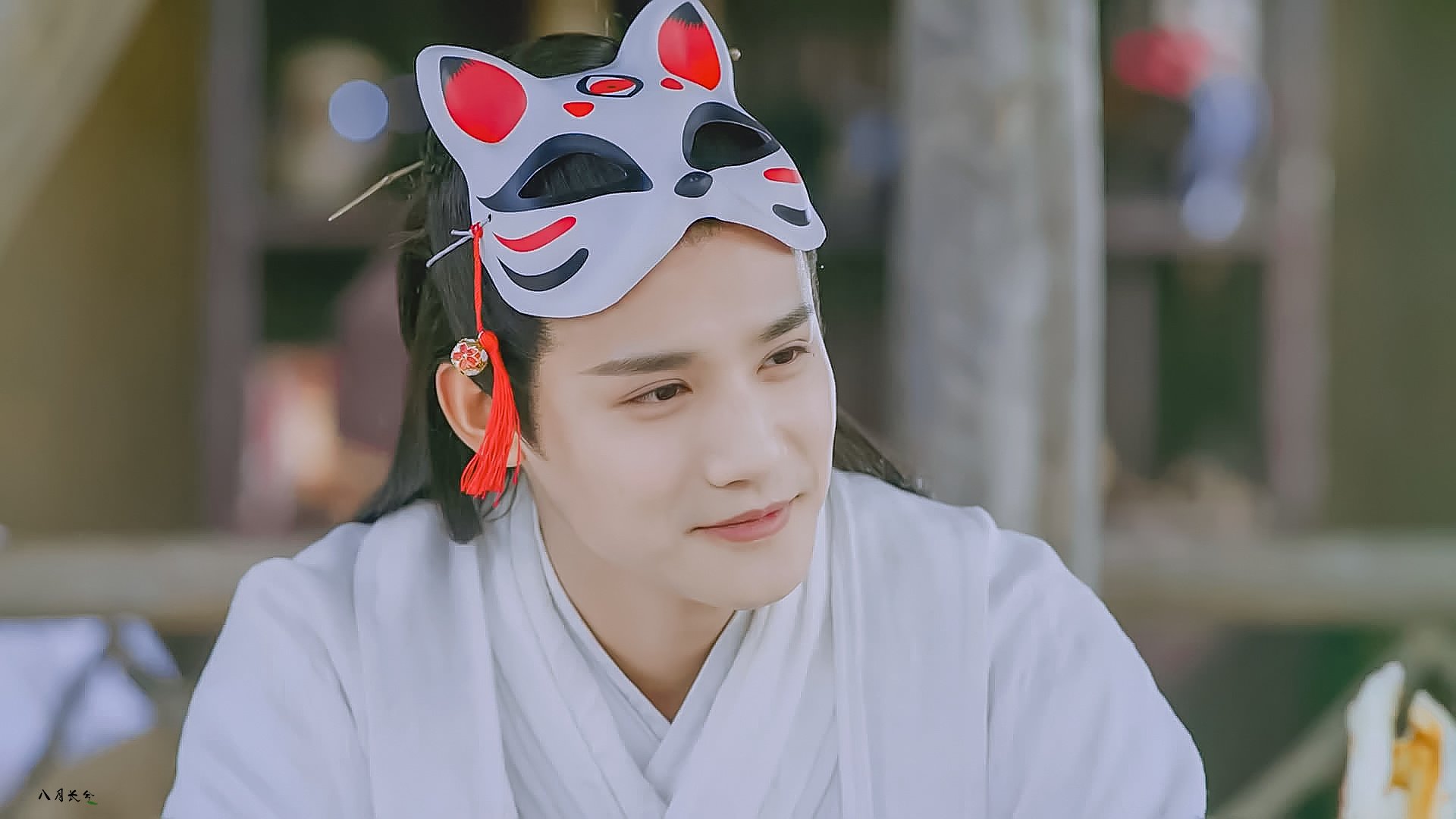 比利时举重选手在比赛中展现出顽强拼搏精神，比利时举重队