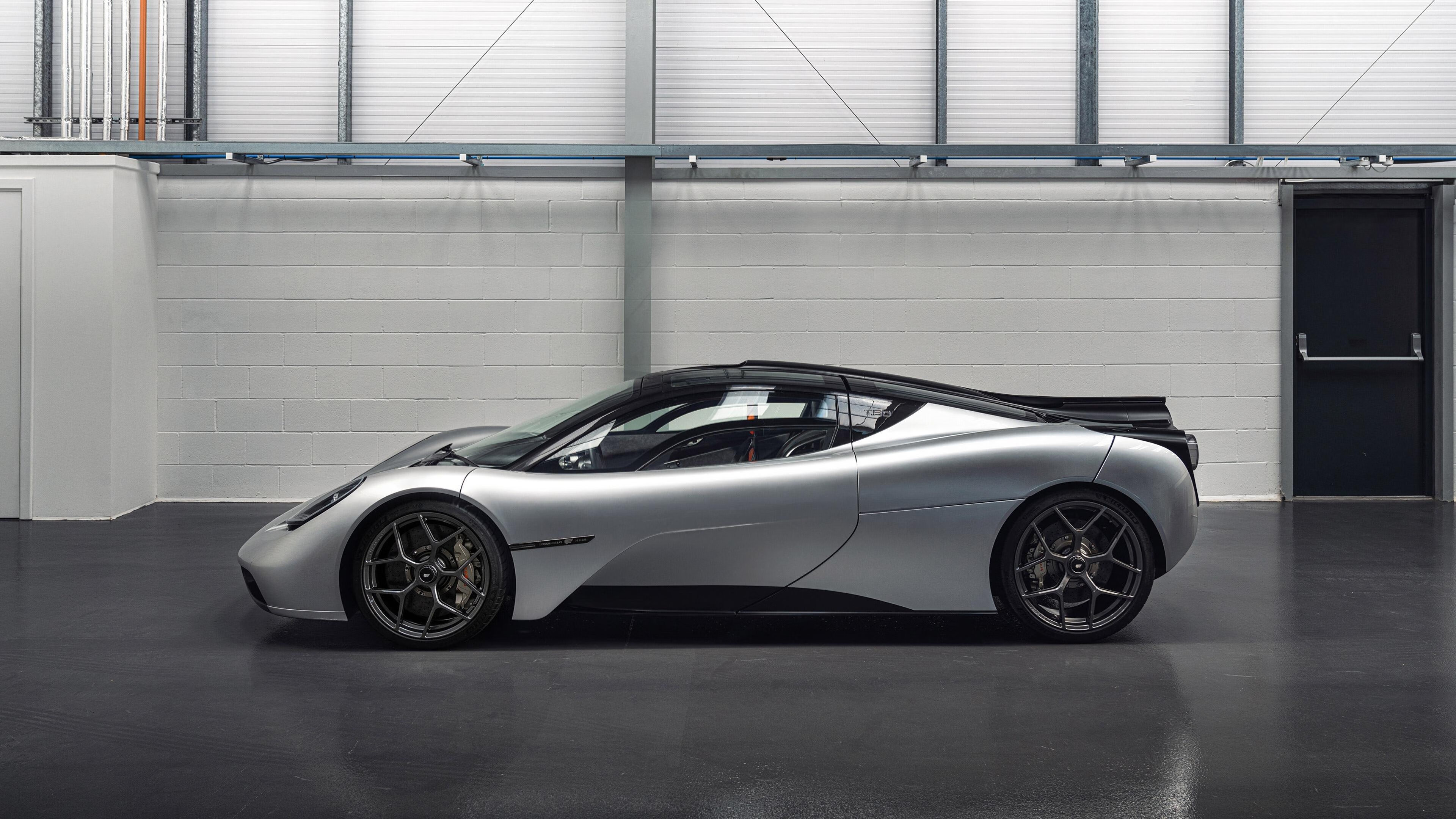 开云全站-张伟丽接受康复训练备战新一轮挑战，张伟丽训练照片