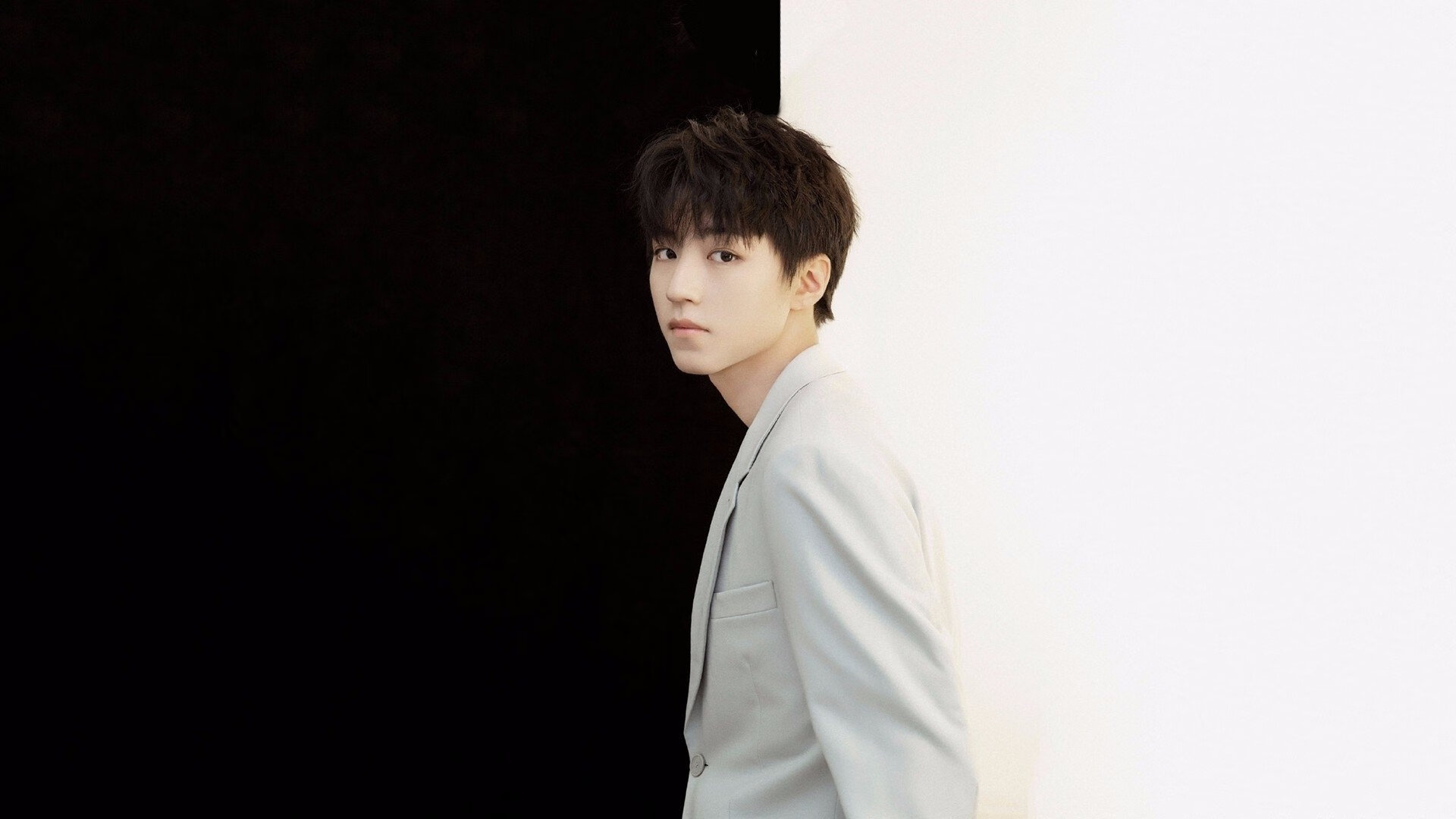 开云网页版登录入口-法甲新星崭露：未来领军人物！，法甲新logo